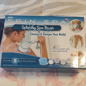 Spinning Brush with Attachments - White